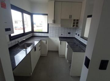 Casa · 160m² · 5 Ambientes · 1 Cochera · Casa a Estrenar Docta Av