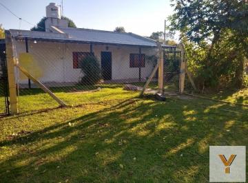 Casa · 158m² · 5 Ambientes · 2 Cocheras · Casa en Venta - 4 Dorm. 2 Baños - Cochera - 489 m² - Ángel Etcheverry, La Plata
