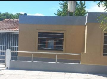 Casa · 65m² · 3 Ambientes · 1 Cochera · Casa en Venta - 2 Dorm. 1 Baño - Cochera - 210 m² - San Clemente del Tuyú