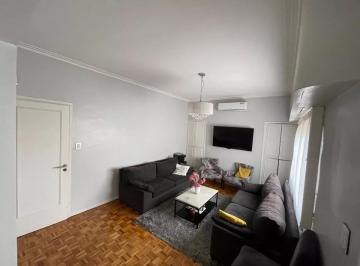Departamento · 136m² · 6 Ambientes · Departamento en Venta - 5 Dorm. 2 Baños - Flores