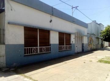 Casa · 220m² · 4 Ambientes · 2 Cocheras · Casa en Venta - 3 Dorm. 2 Baños - Cochera - 920 m² - Berisso