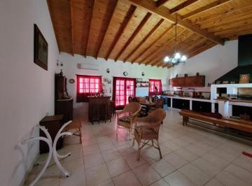 Casa · 80m² · 2 Ambientes · 1 Cochera · Casa en Venta - 1 Dormitorio 1 Baño - 300 m² - La Plata
