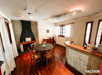 Casa · 170m² · 4 Ambientes · 3 Cocheras · Casa en Venta - 3 Dorm. 3 Baños - 267 m² - Cochera - Tolosa