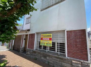 PH · 96m² · 4 Ambientes · 1 Cochera · Casa PH Frente Venta Ramos Mejia