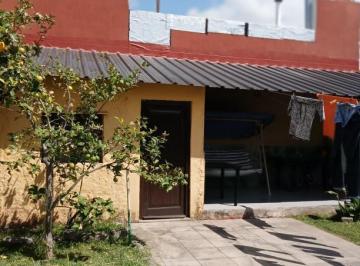 Casa · 150m² · 4 Ambientes · 1 Cochera · Casa en Venta - 3 Dorm. 1 Baño - Cochera - 330 m² - Tres de Febrero