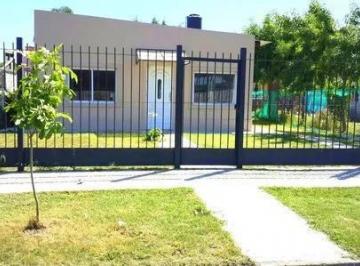 Casa · 70m² · 3 Ambientes · Casa en Venta - 2 Dorm. 1 Baño - 383 m² - San Vicente
