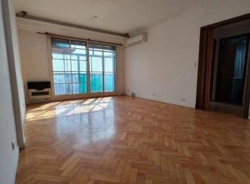 Departamento · 79m² · 4 Ambientes · Departamento en Venta - 3 Dorm. 2 Baños - 86 m² - Flores