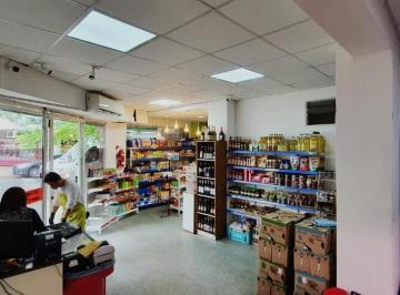 Local comercial · 253m² · 2 Ambientes · Local en Venta - 2 Ambientes 4 Baños - 253 m² - Once