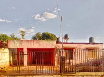 Casa · 70m² · 3 Ambientes · 2 Cocheras · Casa en Venta - 2 Dorm. 1 Baño - Cocheras - 185 m² - Puerto Iguazu