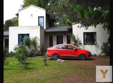 Casa · 175m² · 4 Ambientes · Casa en Venta - 3 Dorm. 2 Baños - 3.108 m² - Tandil
