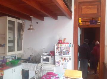Casa · 215m² · 5 Ambientes · Casa en Venta - 3 Dorm. 2 Baños - 310 m² - Parque Patricios