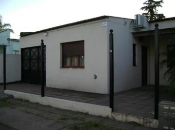 Casa · 100m² · 4 Ambientes · 1 Cochera · Casa en Venta - 3 Dorm. 1 Baño - Cochera - 400 m² - San Andrés de Giles