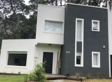 Casa · 191m² · 4 Ambientes · 2 Cocheras · Casa en Venta - 3 Dorm. 3 Baños - Cochera - 1.100 m² - La Lucila del Mar