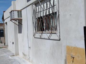 Casa · 100m² · 3 Ambientes · 2 Cocheras · Casa en Venta - 2 Dorm. 2 Baños - Cochera - 200 m² - La Matanza