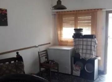 Casa · 80m² · 3 Ambientes · 1 Cochera · Casa en Venta - 2 Dorm. 1 Baño - Cochera - 300 m² - La Plata