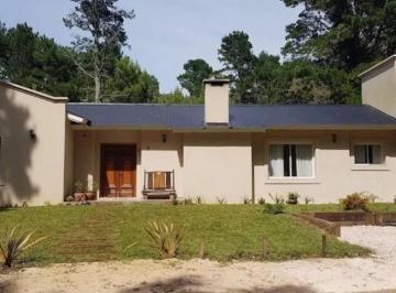 Casa · 150m² · 4 Ambientes · Casa en Venta - 3 Dorm. 3 Baños - 1.000 m² - Pinamar
