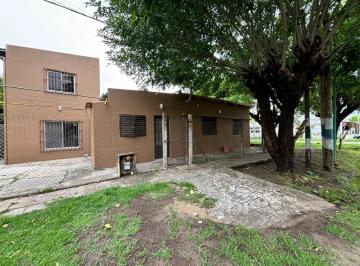 Casa · 150m² · 4 Ambientes · 2 Cocheras · Casa en Venta - 3 Dorm. 3 Baños - Cocheras - 150 m² - La Plata