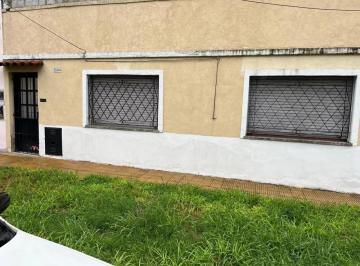 Casa · 75m² · 3 Ambientes · Casa en Venta - 2 Dorm. 1 Baño - 174 m² - Villa Maipú