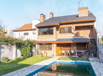 Casa · 383m² · 8 Ambientes · 3 Cocheras · Casa en Venta - 5 Dorm. 6 Baños - Cochera - 400 m² - Martínez