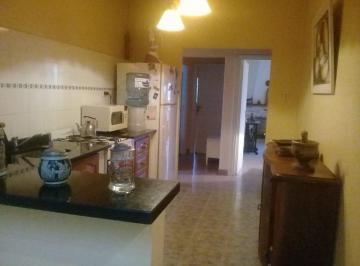 Casa · 196m² · 5 Ambientes · 1 Cochera · Casa en Venta - 4 Dorm. 3 Baños - Beccar