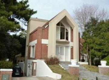 Casa · 150m² · 5 Ambientes · 1 Cochera · Casa en Venta - 4 Dorm. 3 Baños - Cochera - 450 m² - Pinamar
