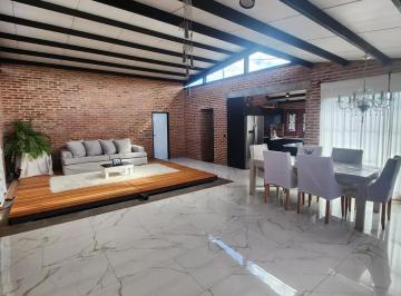 Casa · 120m² · 3 Ambientes · 2 Cocheras · Casa en Venta - 2 Dorm. 2 Baños - Cocheras - 1.050 m² - Chascomús