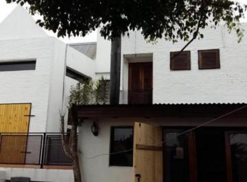 PH · 140m² · 3 Ambientes · 2 Cocheras · PH en Venta - 2 Dorm. 2 Baños - Cochera - Tolosa