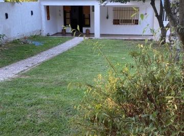 Casa · 328m² · 3 Ambientes · 3 Cocheras · Casa en Venta - 2 Dorm. 1 Baño - Alpa Corral