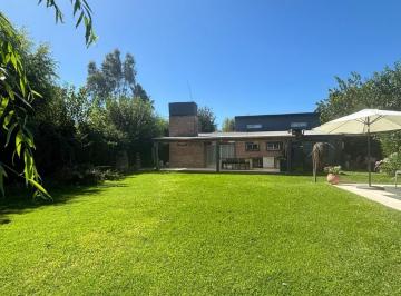 Casa · 118m² · 5 Ambientes · 1 Cochera · Casa en Venta - 3 Dorm. 2 Baños - Exaltación de La Cruz