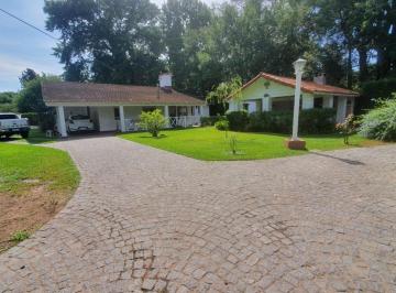 Casa · 332m² · 4 Ambientes · Casa en Venta - 3 Dorm. 4 Baños - Escobar
