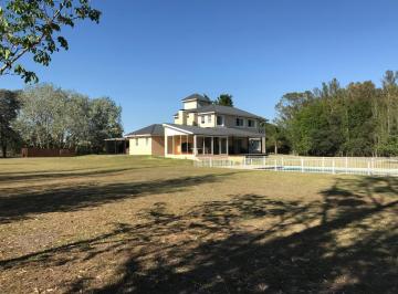Casa · 288m² · 7 Ambientes · 1 Cochera · Chacra en Chacras del Paraná Club de Campo - Zárate