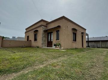 Casa · 70m² · 3 Ambientes · Casa en Venta - 2 Dorm. 1 Baño - Cañuelas