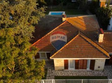 Casa · 168m² · 4 Ambientes · 2 Cocheras · Venta Casa Quinta 2 Lotes Pileta Quincho - Campana