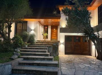 Casa · 332m² · 6 Ambientes · 4 Cocheras · Chalet/ Barrio Ingles Exclusivo 6 Ambientes