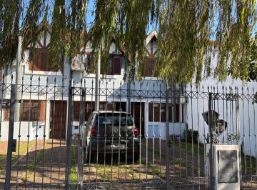 Casa · 120m² · 4 Ambientes · 2 Cocheras · Triplex Venta Haedo 4 Ambientes