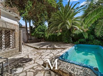 Casa · 561m² · 8 Ambientes · 1 Cochera · Venta Casa Belgrano R, La Pampa y Freire - Pileta y Parque - 8 Ambientes