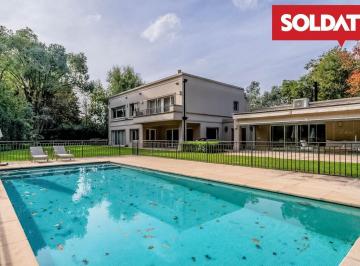 Casa · 470m² · 8 Ambientes · 2 Cocheras · Reservada Casa en Highland Park Cc, Alberti