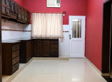 Casa · 115m² · 4 Ambientes · Casa de 3 Dorm. y 2 Baños en Velez Sardfield Al 2300