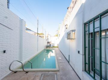 Casa · 160m² · 3 Dormitorios · 3 Cocheras · Casa - 3 Dorm - Barrio Maipú