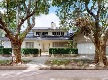 Casa · 449m² · 7 Ambientes · 3 Cocheras · Venta - Casa Amplia y Luminosa - Pileta y Jardín - Acassuso, San Isidro