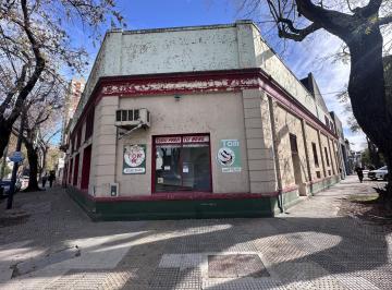 Local comercial · 950m² · Local en Núñez. Esquina