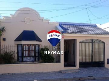 Casa · 170m² · 6 Ambientes · 1 Cochera · Casa 3 Dorm. Venta Zona Macrocentro