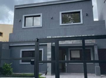 Casa · 150m² · 4 Ambientes · 1 Cochera · Venta - Casa 4 Ambientes Reciclada a Estrenar - Oportunidad!