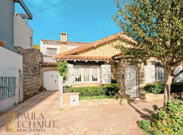 EHT-EHT-799_2 · Venta de Chalet 5 Ambientes Zona Guemes Patio y Cochera