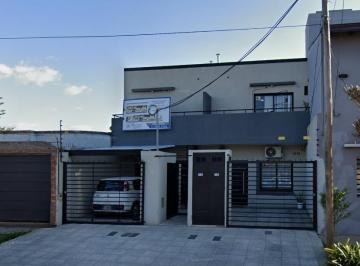 Departamento · 55m² · 2 Ambientes · Excelente Depto. 2 Ambientes con Dormitorio en Suite S/ Azcuenaga Casi. 12 de Octubre