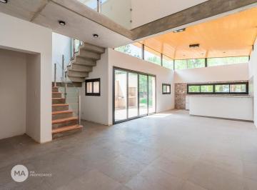 Casa · 131m² · 4 Ambientes · Casa 3 Dorm. - Juan Manuel de Rosas 5700 - Funes | Venta