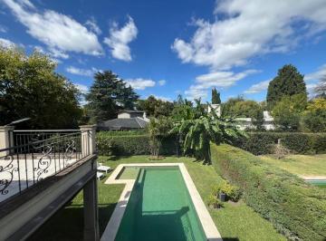 Casa · 322m² · 9 Ambientes · Casa en Venta en Barrio Mapuche Cc Pilar