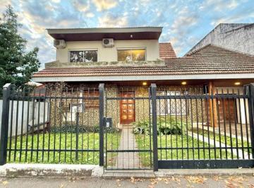 Casa · 274m² · 7 Ambientes · 2 Cocheras · Venta Casa San Isidro 7 Amb Jardin Pileta, Quincho