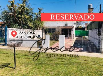 Casa · 100m² · 3 Ambientes · 3 Cocheras · Casa con Amplio Lote San José