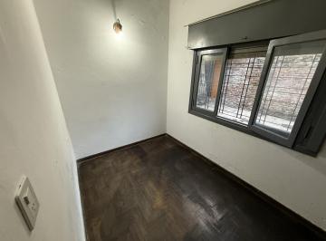 Casa · 150m² · 4 Ambientes · 1 Cochera · Casa de 4 Ambientes con Local Al Frente Venta